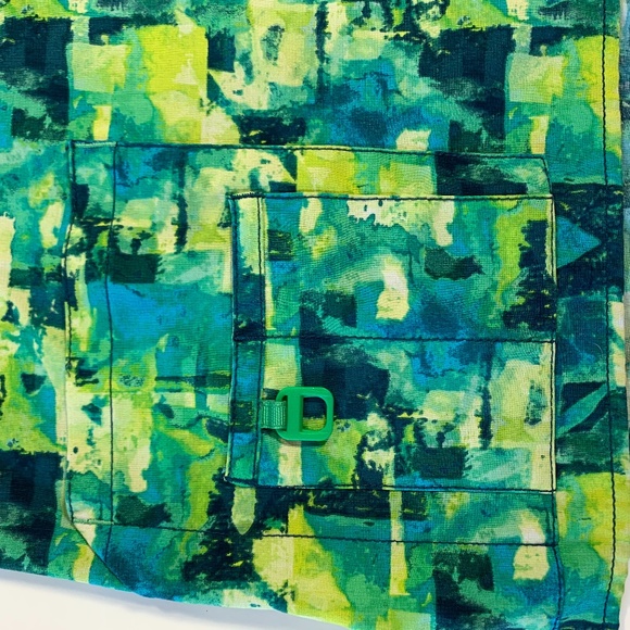 Carhartt Force Women Scrub Top Abstract Nursing M - Picture 3 of 10